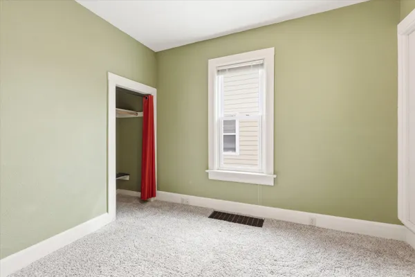 $200,000 | 1125 Winnebago Avenue, Oshkosh, WI 54901
