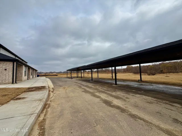 $299,900 | 705 Bolivar Drive, Nesbit, MS 38651