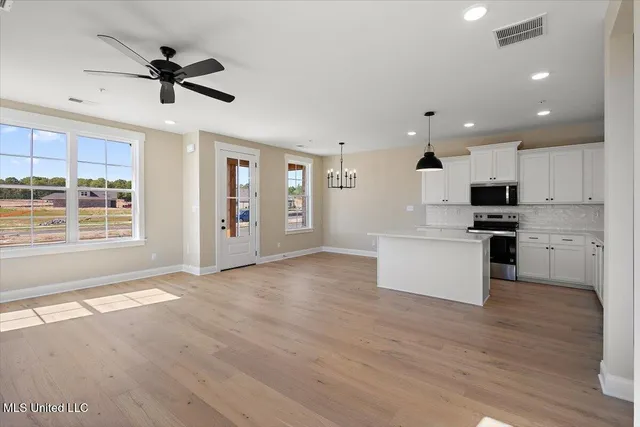 $299,900 | 705 Bolivar Drive, Nesbit, MS 38651