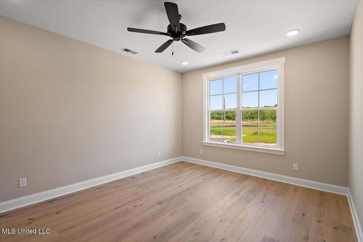 705 Bolivar Drive Nesbit, MS 38651 - Photo 9 of 28 Townhome