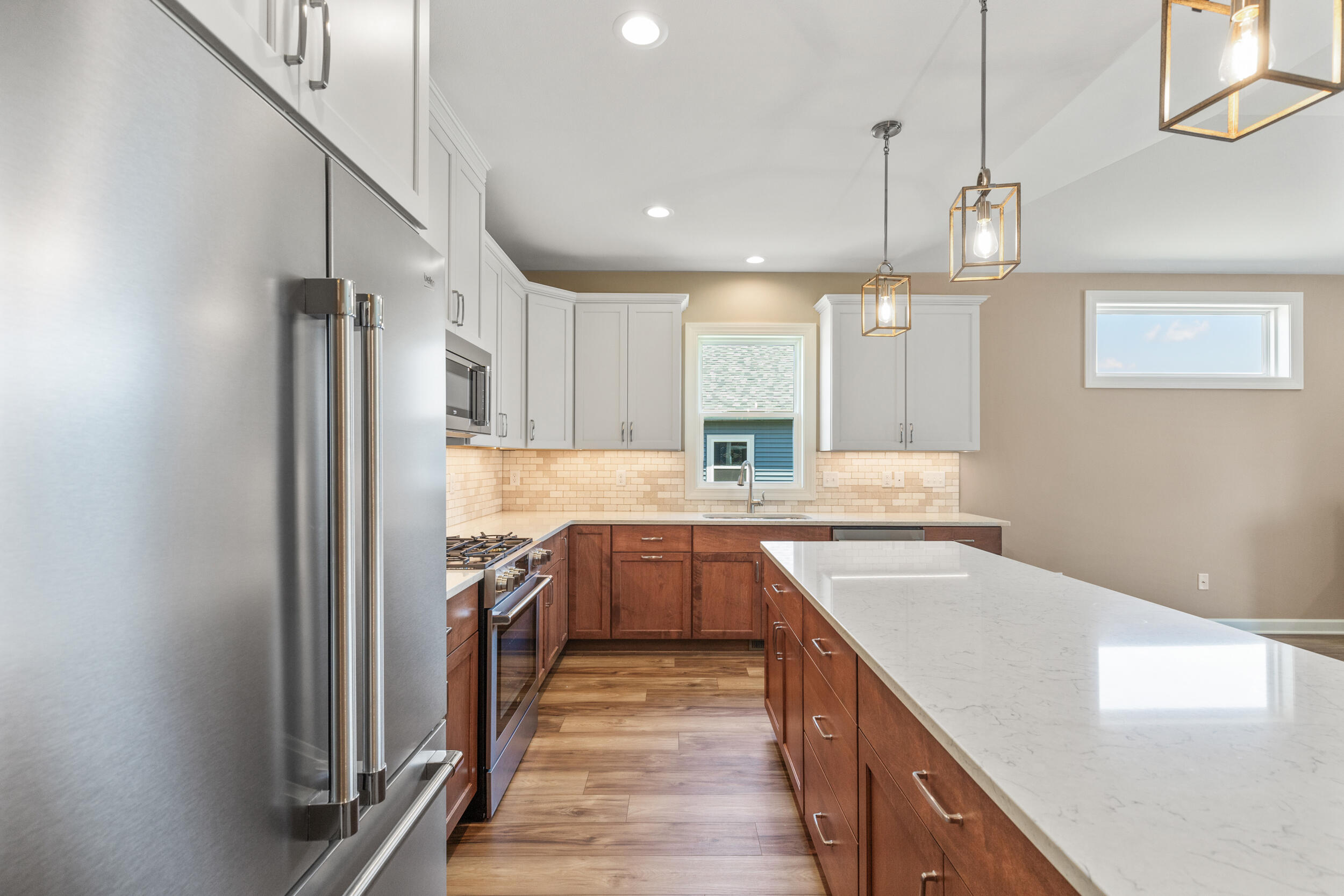 1538 Weston Rdg Road Oconomowoc, WI 53066 - Photo 4 of 21 Kitchen with Island