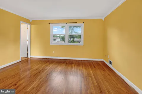 $899,000 | 8337 Carnegie Drive, Vienna, VA 22180