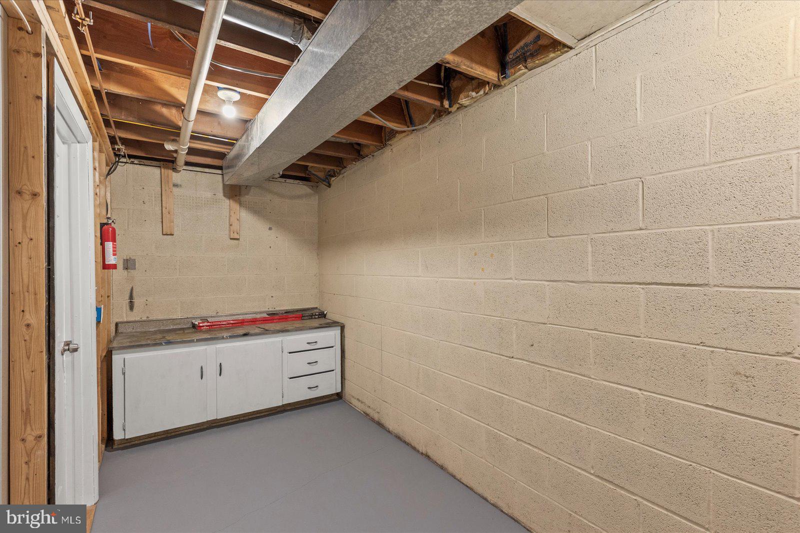 452 South Center Street Hanover, PA 17331 - Photo 31 of 45 Workbench in utility room