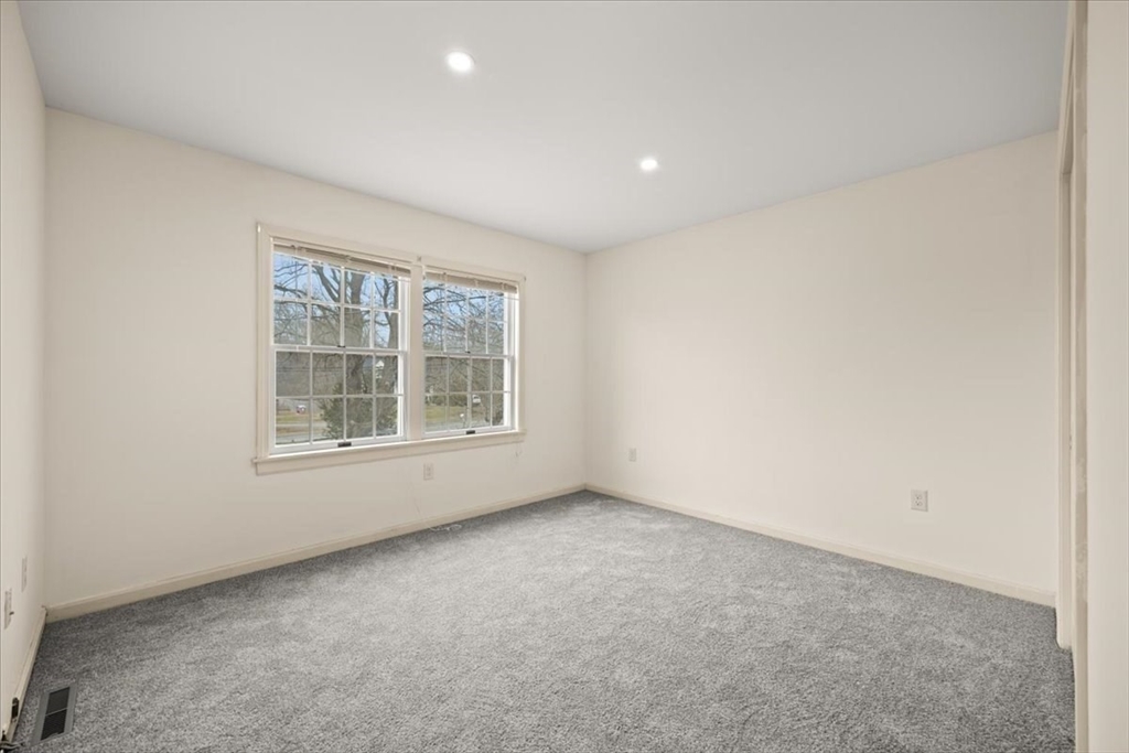 212 Scadding Street Taunton, MA 02780 - Photo 26 of 42