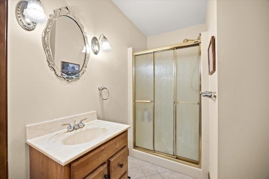 212 Scadding Street Taunton, MA 02780 - Photo 29 of 42