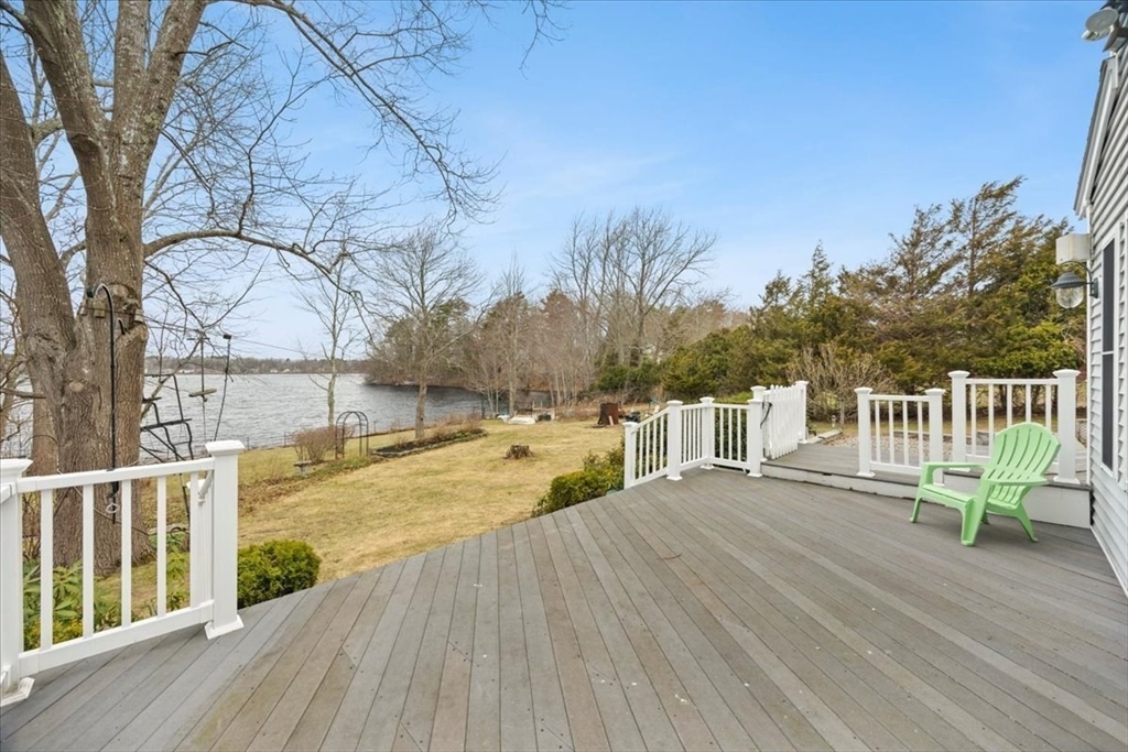 212 Scadding Street Taunton, MA 02780 - Photo 4 of 42