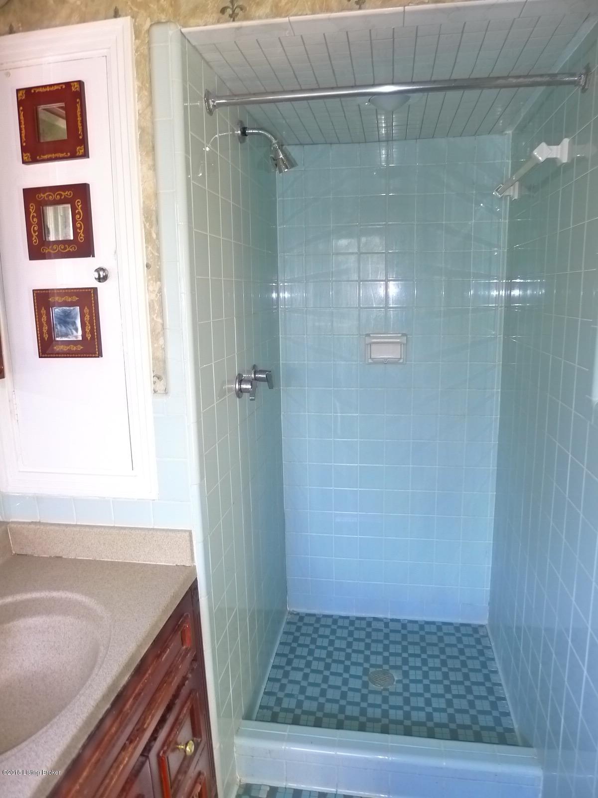 6412 Regal Road Louisville, KY 40222 - Photo 26 of 58 Master Bath