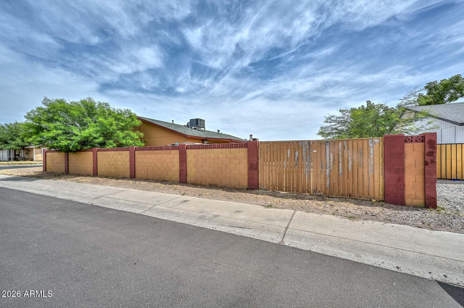 3630 North 86th Avenue Phoenix, AZ 85037 - Photo 6 of 42 Side RV Gate