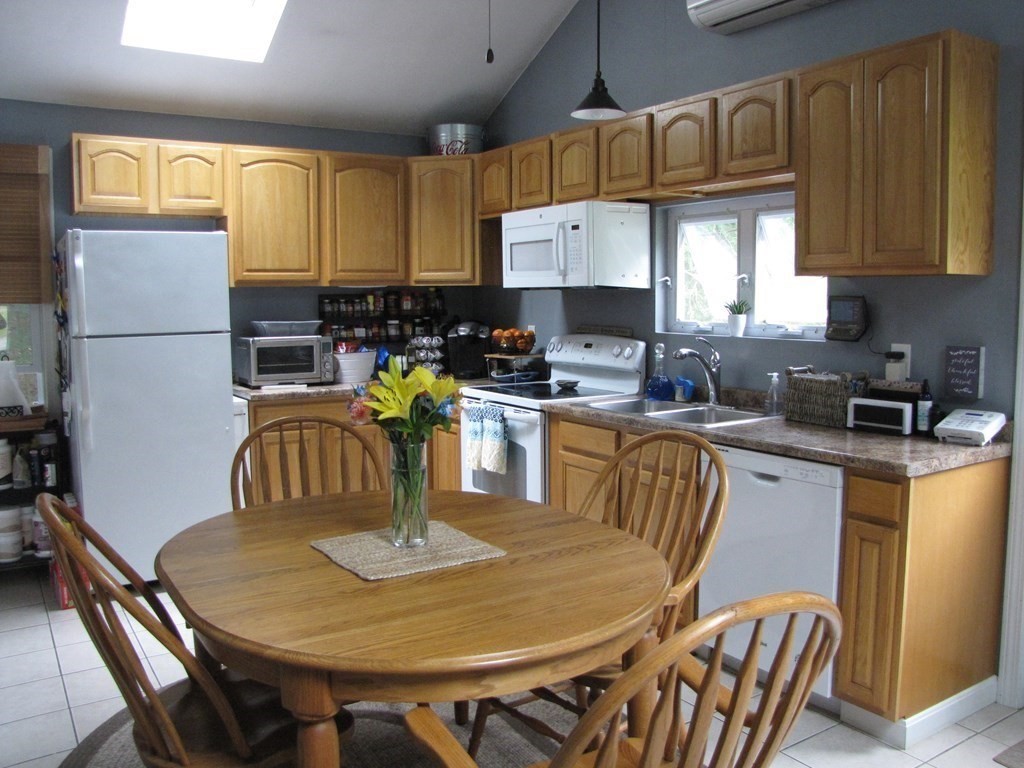 246 Stafford Road Holland, MA 01521 - Photo 4 of 14