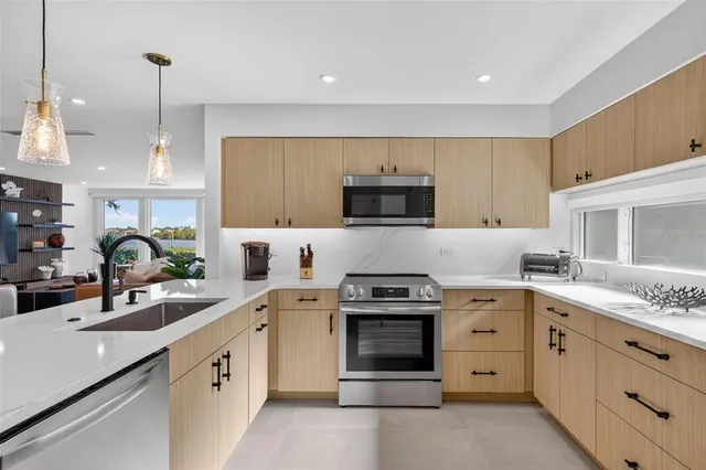 $949,000 | 6063 East Peppertree Way, Unit 111, Sarasota, FL 34242