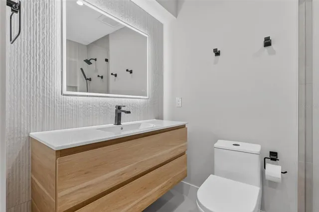 $949,000 | 6063 East Peppertree Way, Unit 111, Sarasota, FL 34242