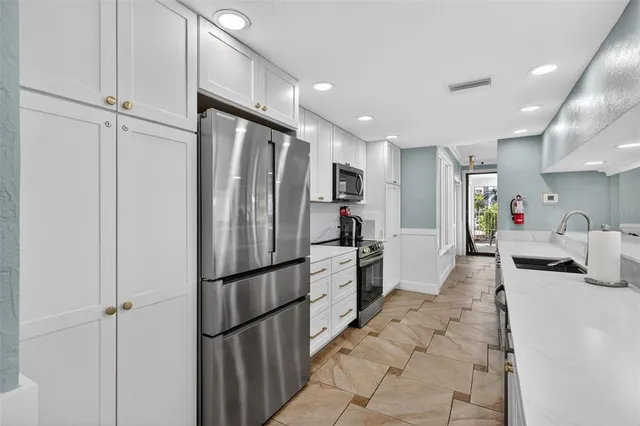 $949,000 | 6063 East Peppertree Way, Unit 111, Sarasota, FL 34242