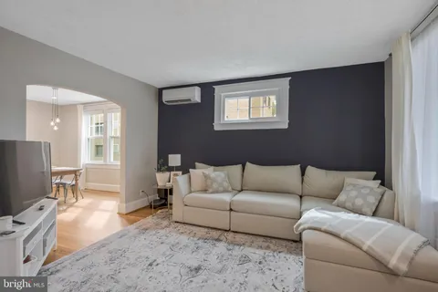 $950,000 | 1943 North Cleveland Street, Arlington, VA 22201