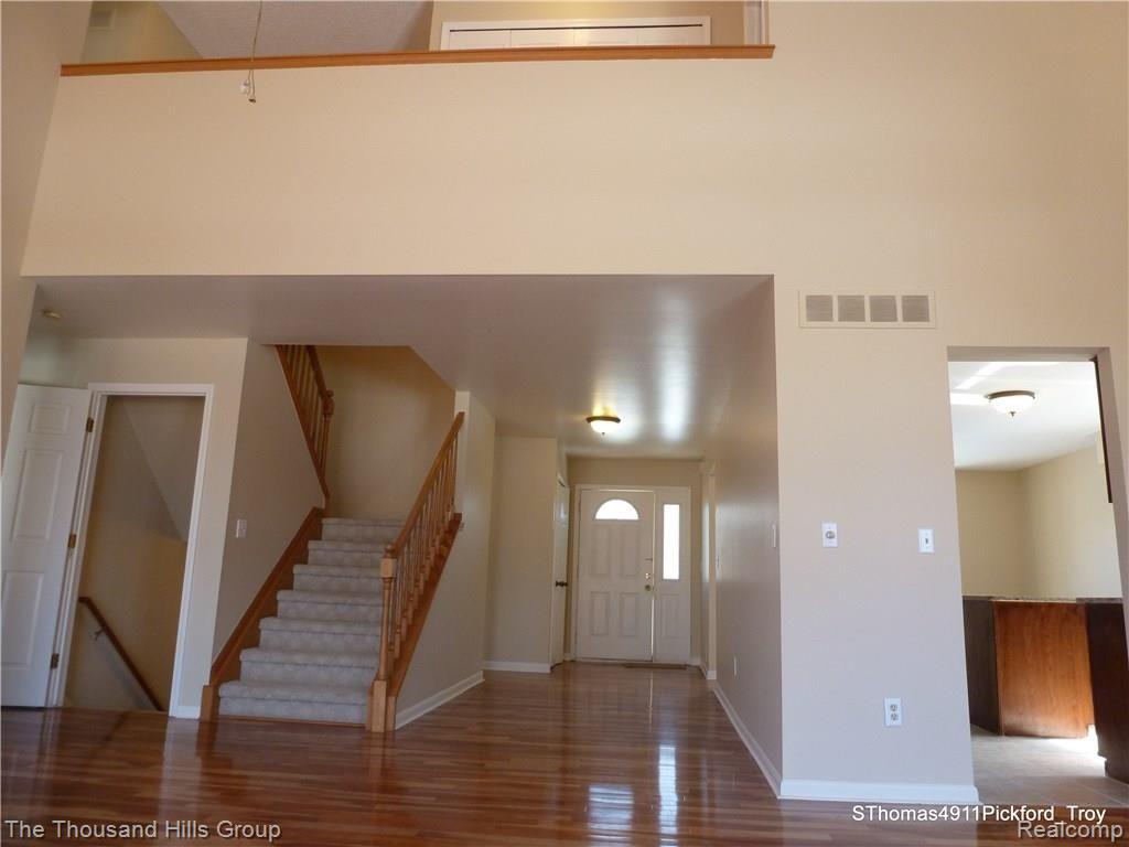 4911 Pickford Drive Troy, MI 48085 - Photo 15 of 46 Pickford 4911 (48).JPG