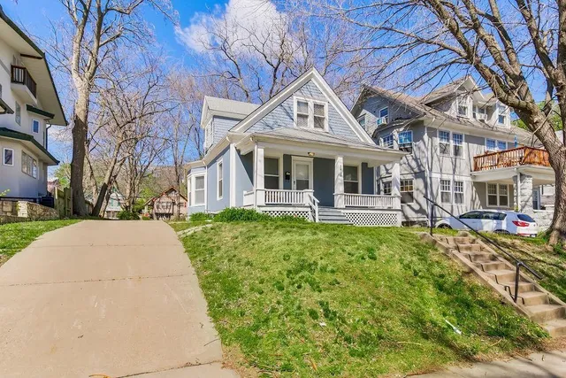 $815,000 | 2755 Cherry Street, Kansas City, MO 64108