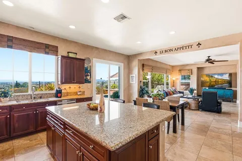 $2,496,000 | 7090 Corintia Street, Carlsbad, CA 92009