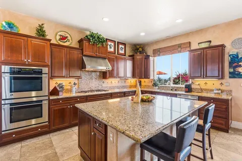 $2,496,000 | 7090 Corintia Street, Carlsbad, CA 92009