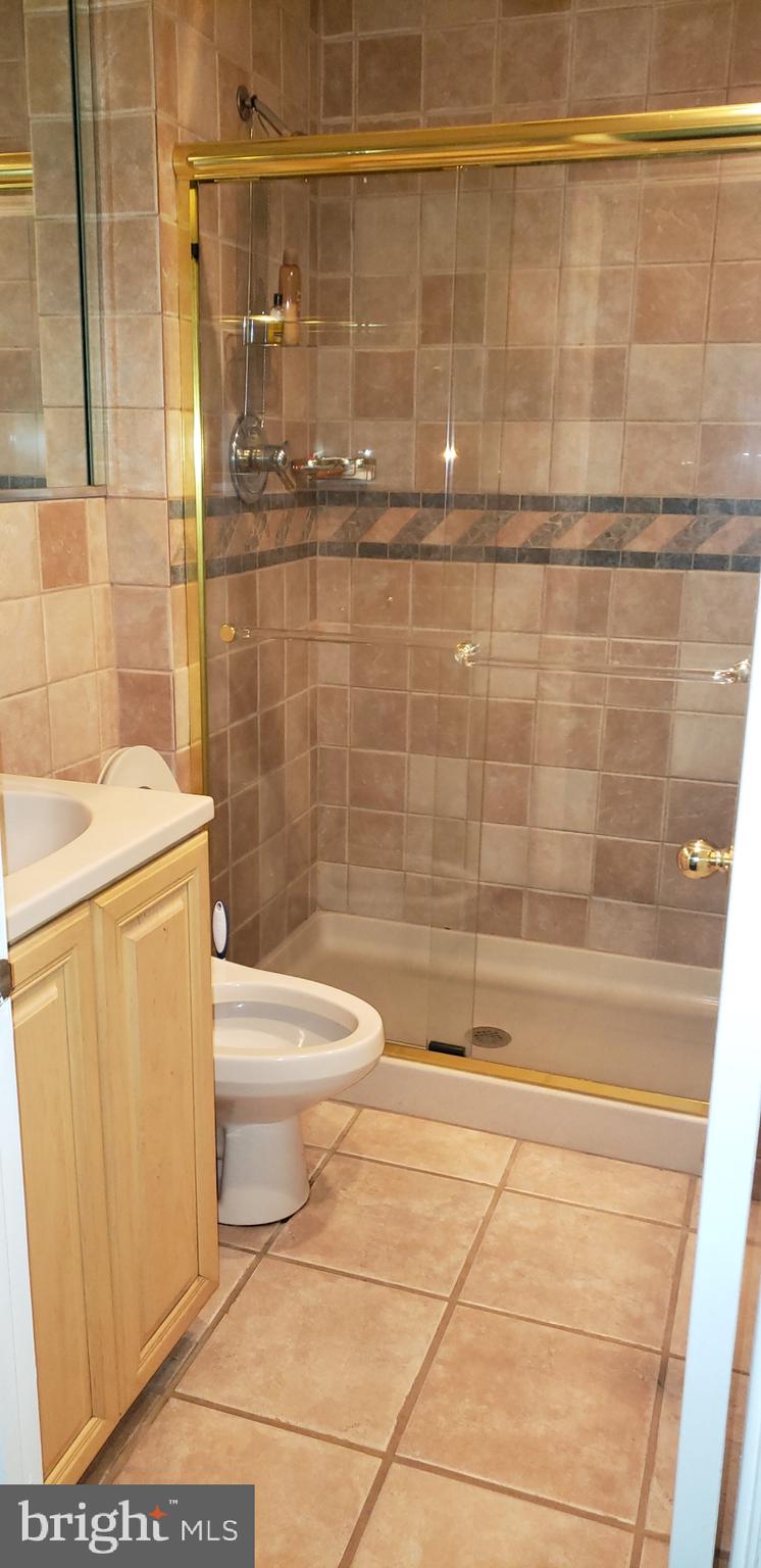 760 Ridge Lane Warminster, PA 18974 - Photo 8 of 25 Gallery Image 8