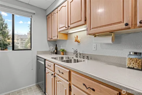 $350,000 | 12729 Northeast 144th Street, Unit 154D, Kirkland, WA 98034