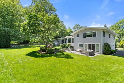 $1,595,000 | 3 Warnke Lane, Scarsdale, NY 10583