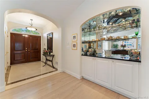 $1,595,000 | 3 Warnke Lane, Scarsdale, NY 10583
