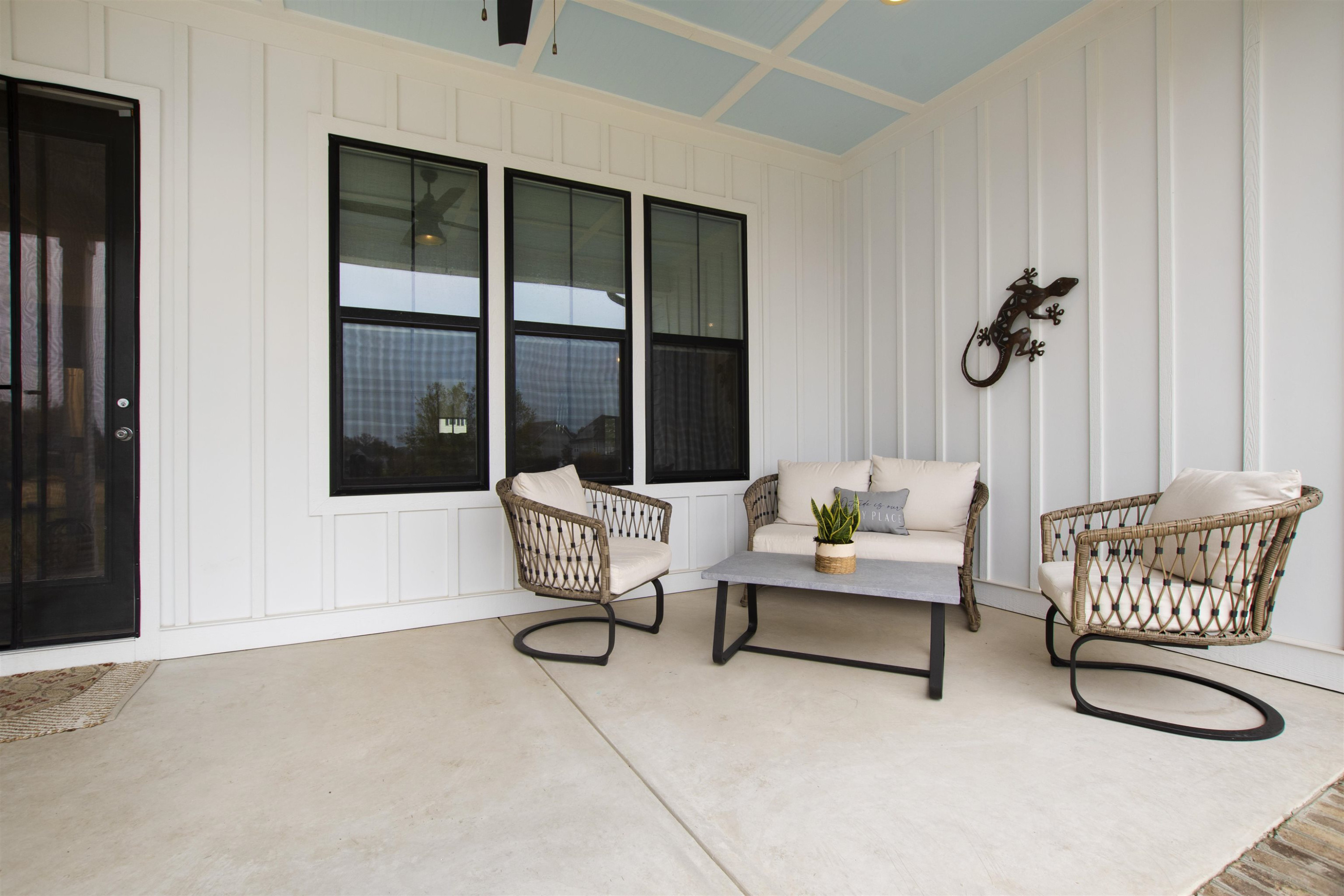 73 Constitution Avenue Smithfield, NC 27577 - Photo 49 of 66 a living room with furniture and a window