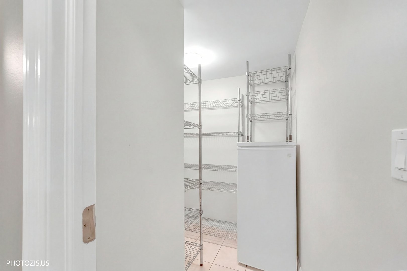 1621 Mission Hills Road, Unit 108 Northbrook, IL 60062 - Photo 15 of 22 a view of a walk in closet