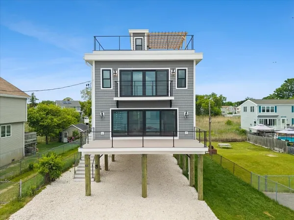 $1,944,900 | 153 Edgewater Drive, Quincy, MA 02169