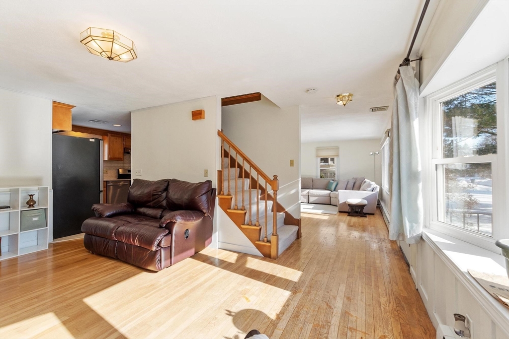 29 Pinewood Road Wellesley, MA 02482 - Photo 12 of 23