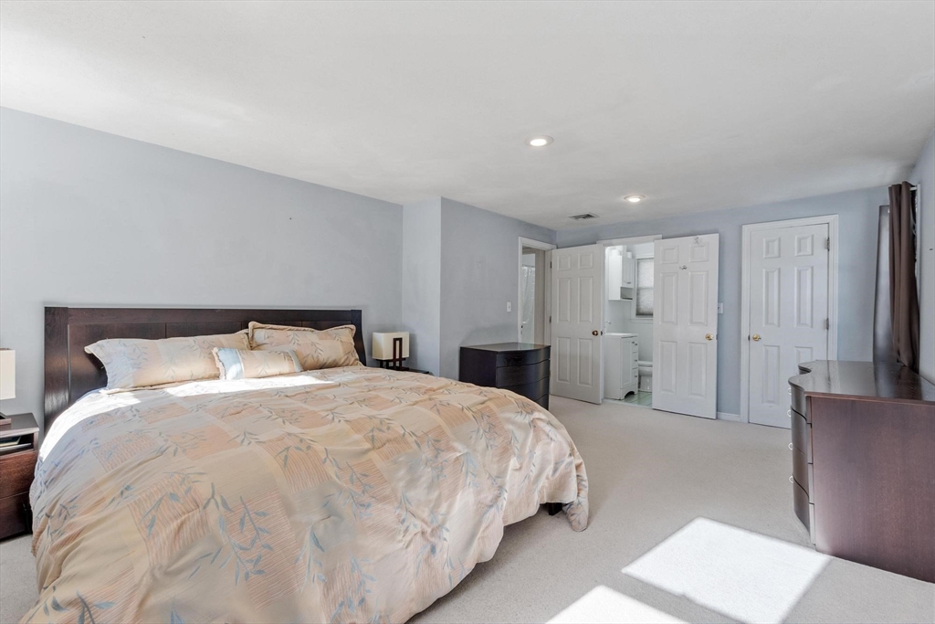 29 Pinewood Road Wellesley, MA 02482 - Photo 14 of 23