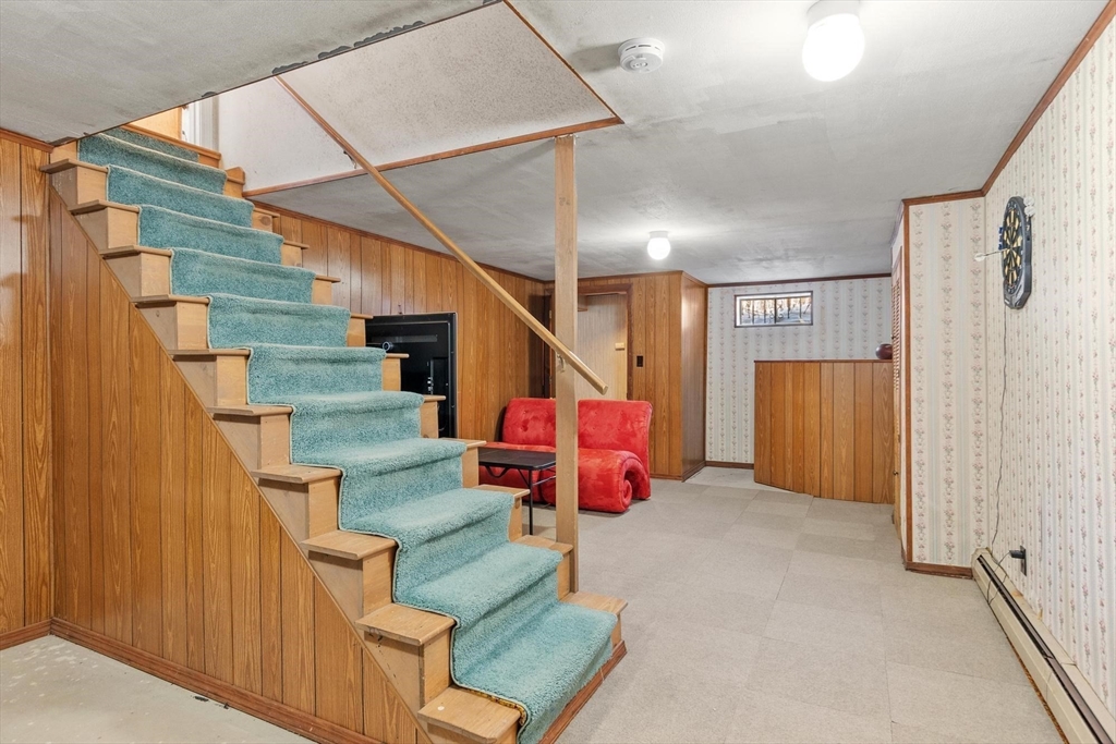 29 Pinewood Road Wellesley, MA 02482 - Photo 19 of 23