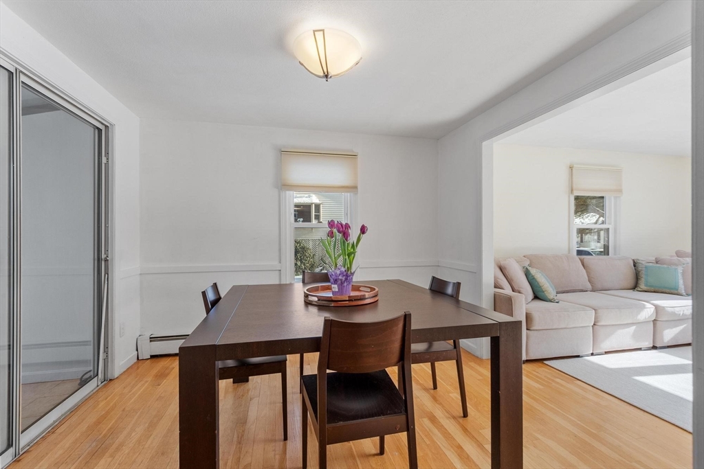 29 Pinewood Road Wellesley, MA 02482 - Photo 5 of 23