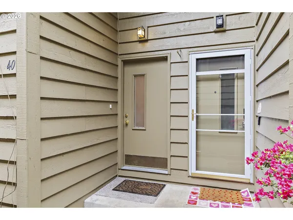 $250,000 | 40 Cervantes Circle, Lake Oswego, OR 97035