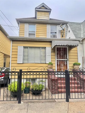 $979,000 | 101-17 46th Avenue | South Corona