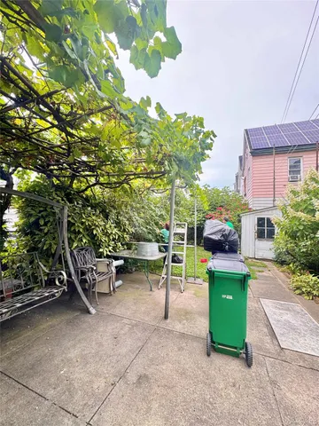 $979,000 | 101-17 46th Avenue | South Corona