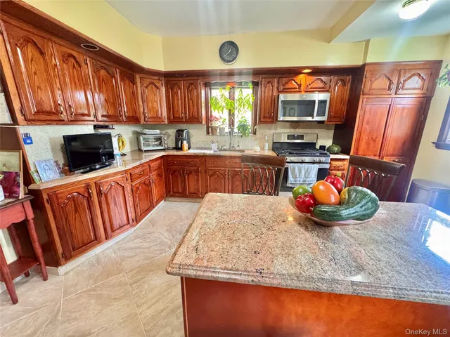 $979,000 | 101-17 46th Avenue | South Corona