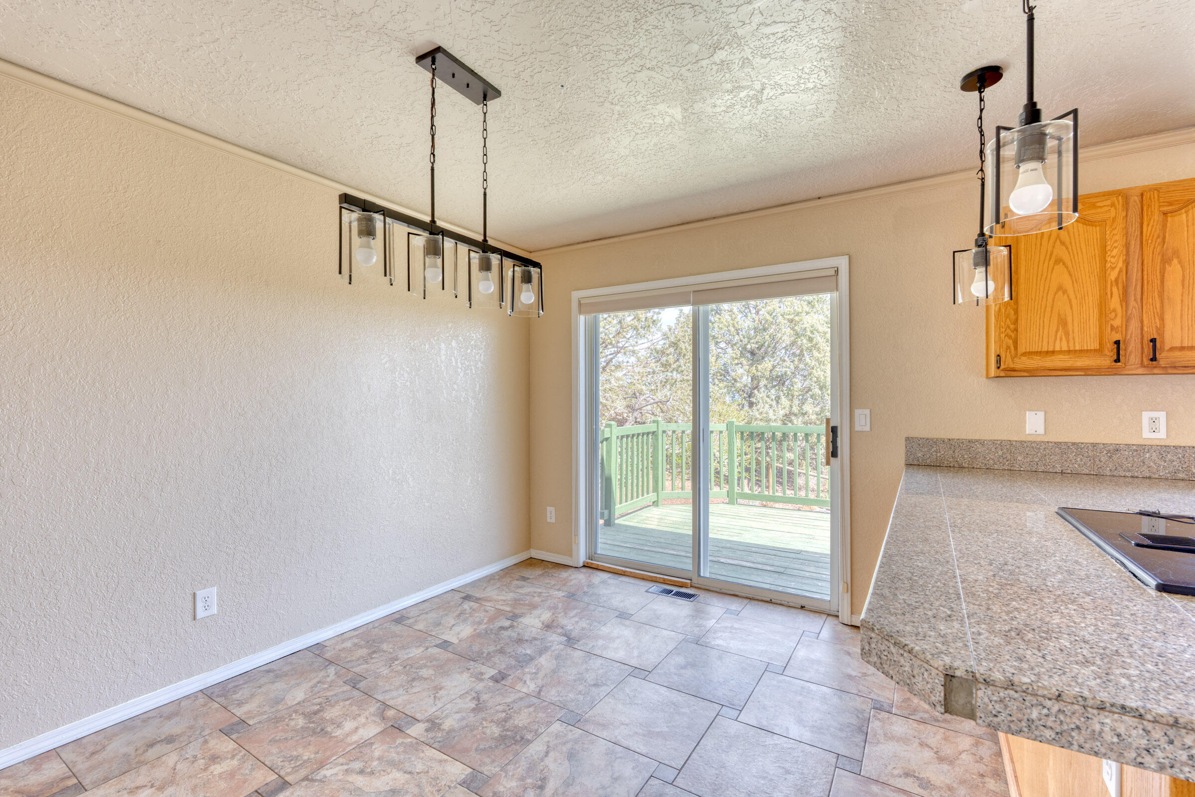 3244 Southwest 34th Street Redmond, OR 97756 - Photo 13 of 50 327_SW 34th-V2_Pro Property Photos_Bend