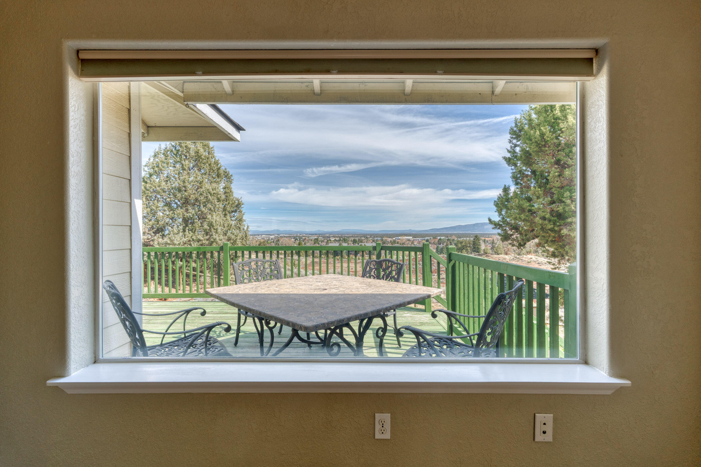 3244 Southwest 34th Street Redmond, OR 97756 - Photo 16 of 50 322_SW 34th-V2_Pro Property Photos_Bend