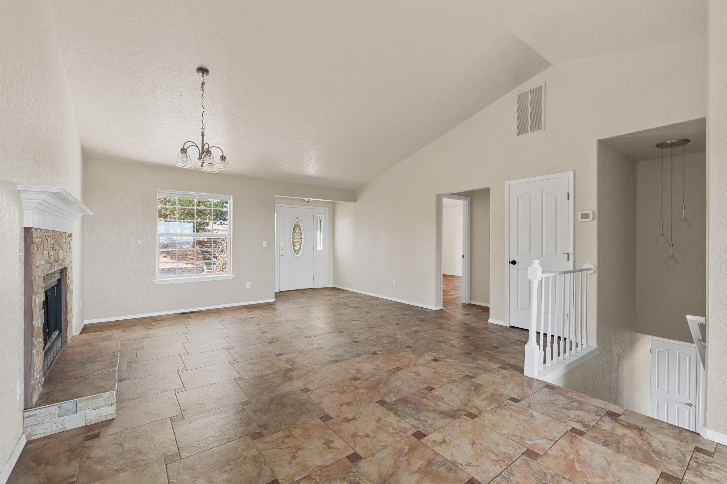 3244 Southwest 34th Street Redmond, OR 97756 - Photo 5 of 50 320_SW 34th-V2_Pro Property Photos_Bend