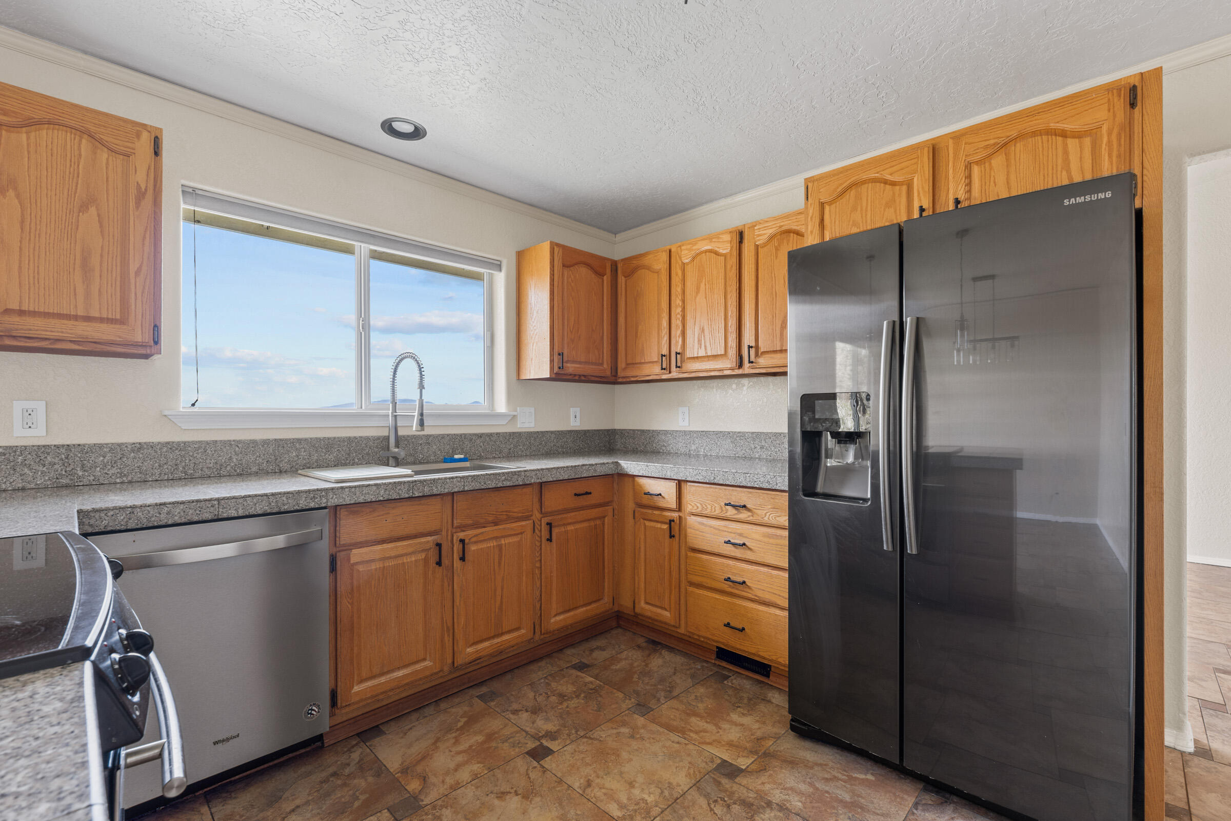 3244 Southwest 34th Street Redmond, OR 97756 - Photo 10 of 50 330_SW 34th-V2_Pro Property Photos_Bend