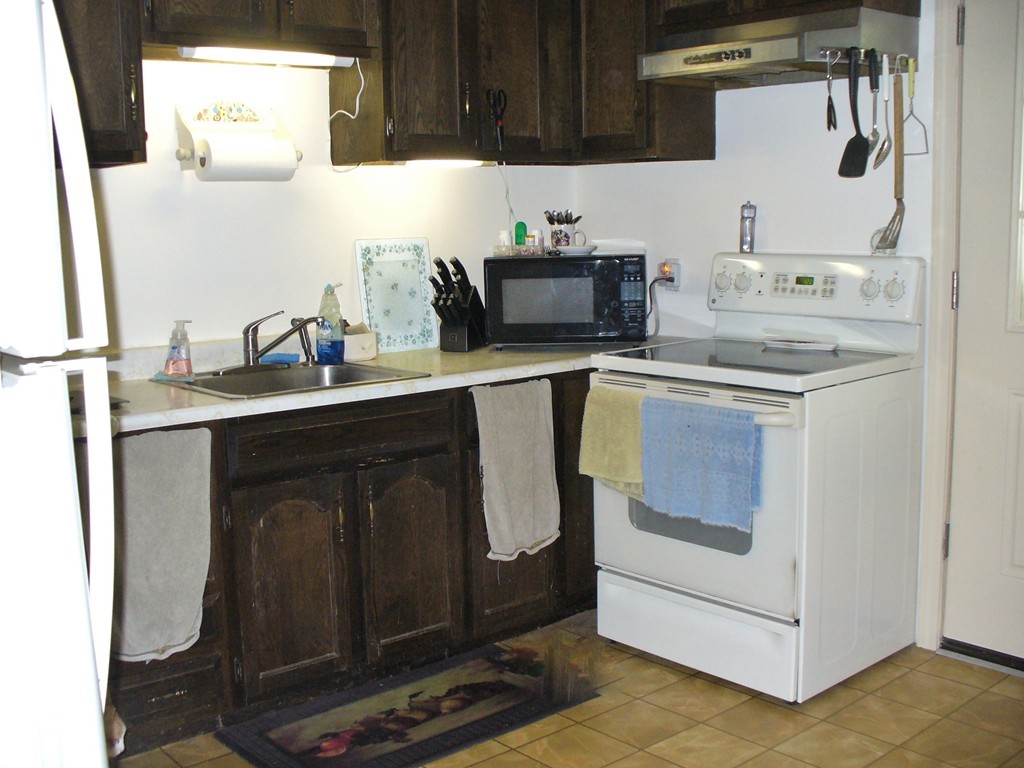 830 Bay Road Belchertown, MA 01007 - Photo 3 of 17