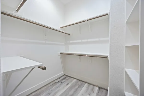 $2,400 | 6107 De Campo Street, Houston, TX 77091