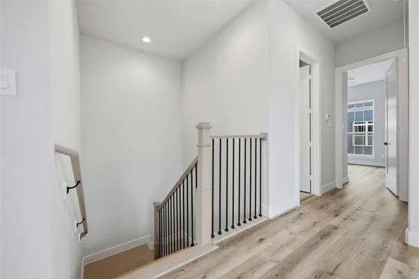 $2,400 | 6107 De Campo Street, Houston, TX 77091