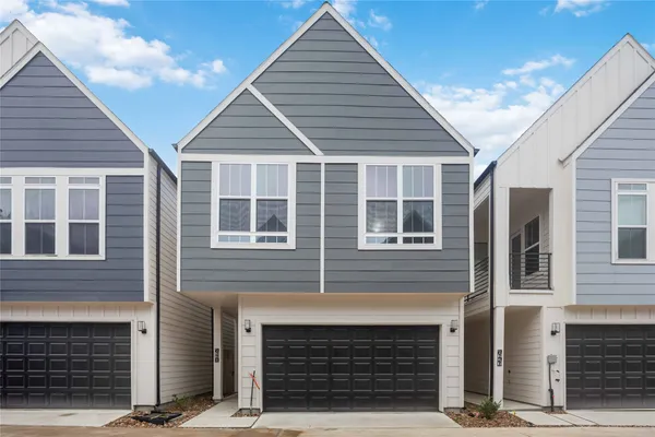 $2,400 | 6107 De Campo Street, Houston, TX 77091
