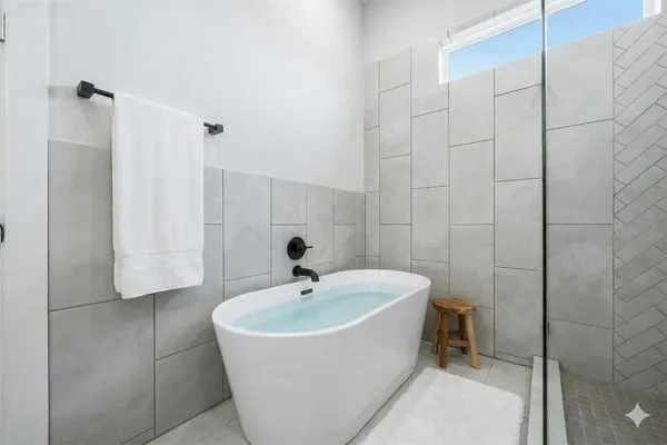 $2,400 | 6107 De Campo Street, Houston, TX 77091