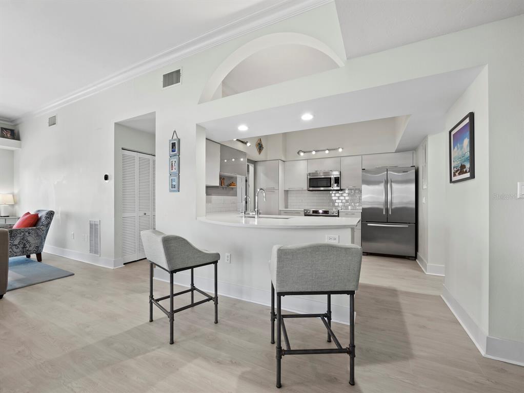 205 Golden Gate Point, Unit 401 Sarasota, FL 34236 - Photo 12 of 63