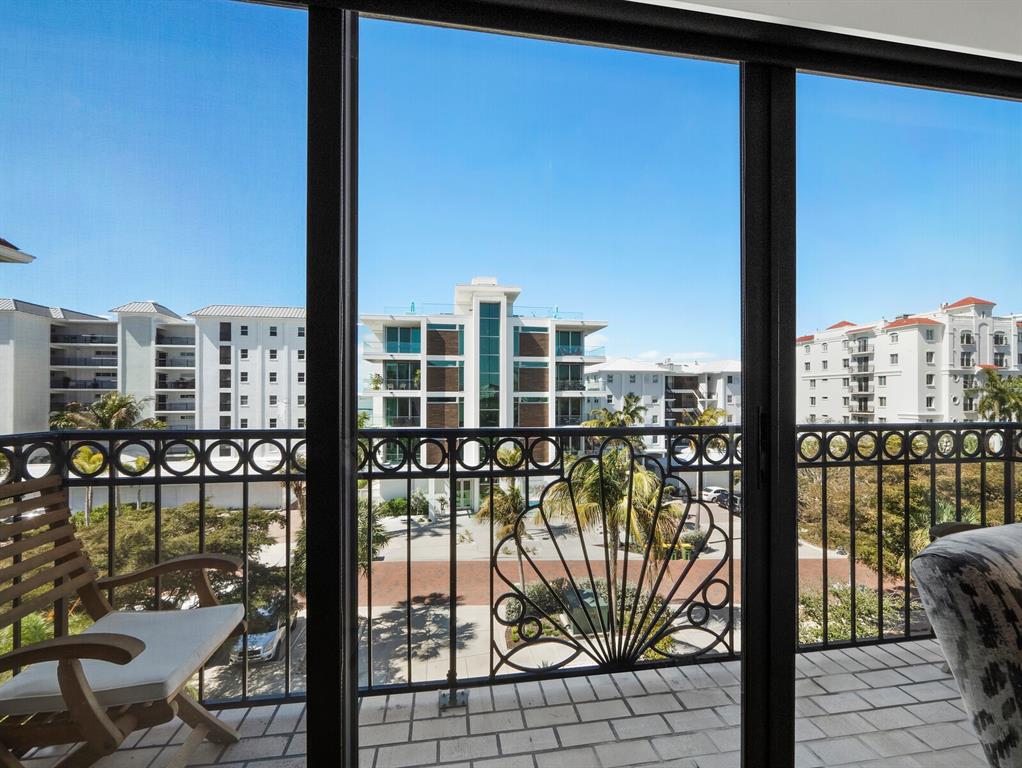205 Golden Gate Point, Unit 401 Sarasota, FL 34236 - Photo 19 of 63