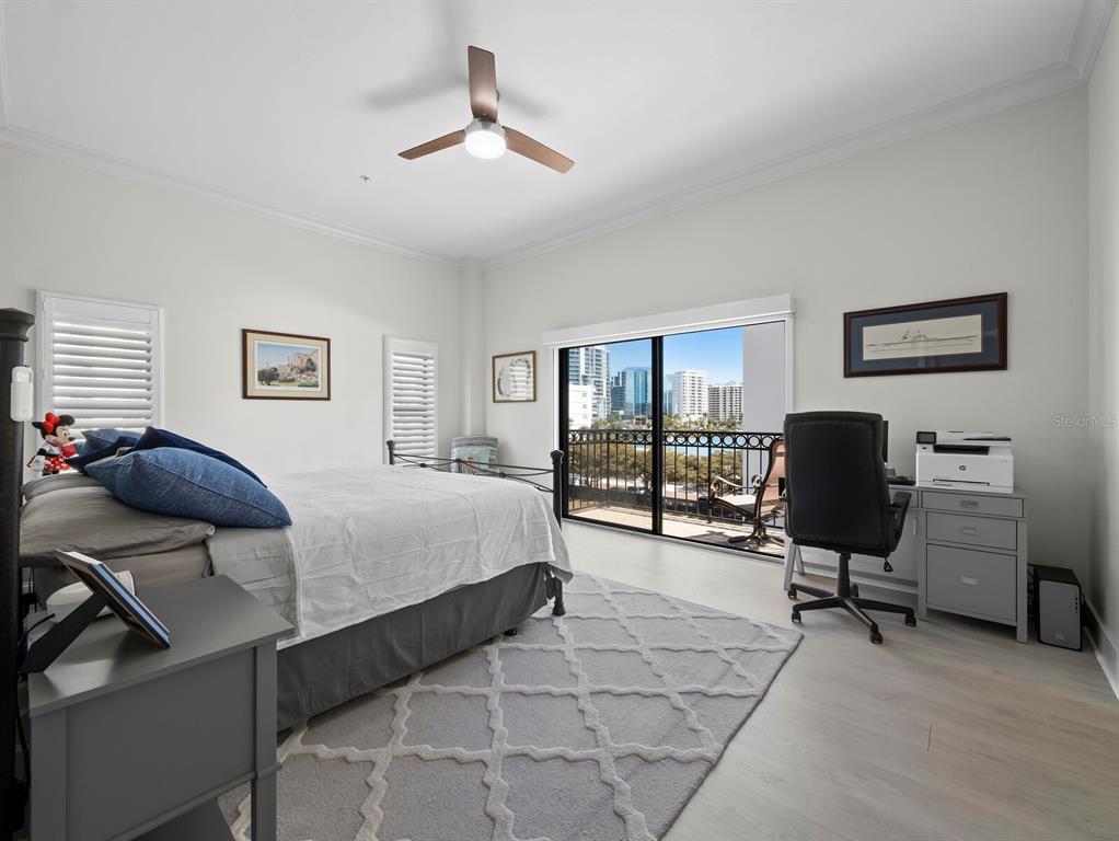205 Golden Gate Point, Unit 401 Sarasota, FL 34236 - Photo 20 of 63