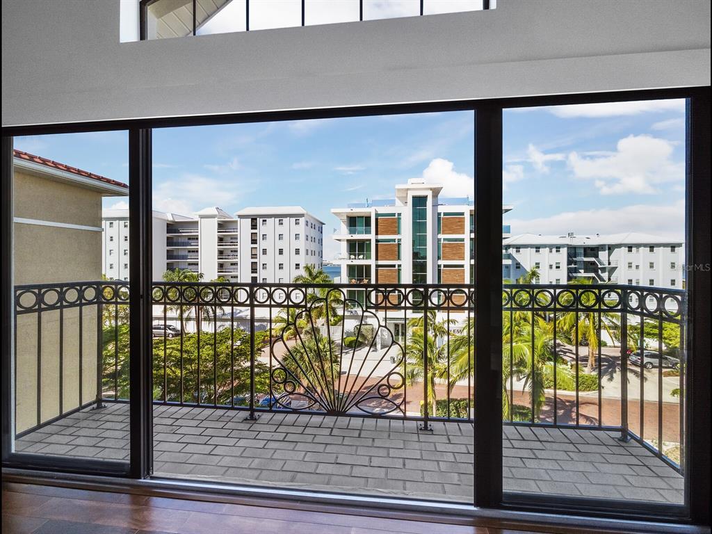 205 Golden Gate Point, Unit 401 Sarasota, FL 34236 - Photo 21 of 63