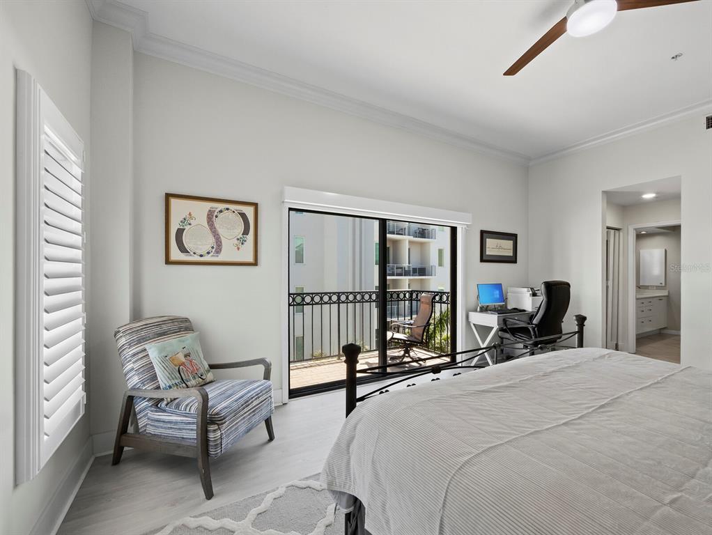 205 Golden Gate Point, Unit 401 Sarasota, FL 34236 - Photo 23 of 63